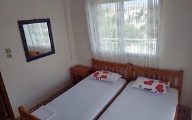 Poly'S House